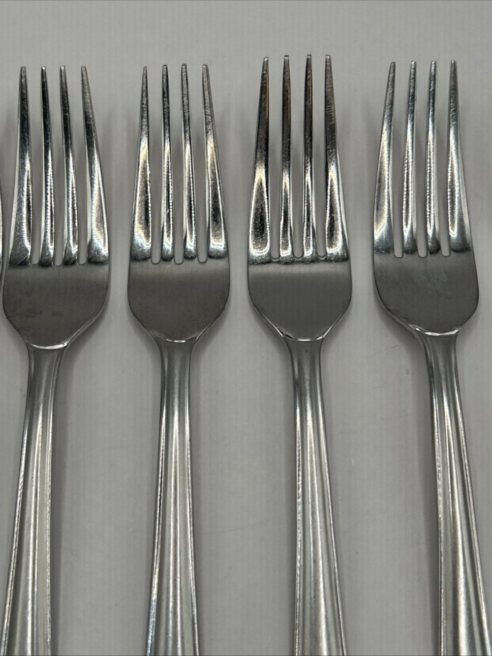 Mikasa CLASSICO SATIN Dinner Forks (Set of 8) Gerald Patrick 18/8 Korea 8 1/8" - Picture 6 of 16